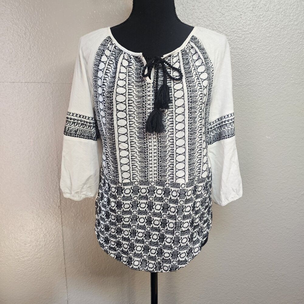Akemi + Kin XS White Black Embroidered Tassel Tie Boho Peasant Blouse Top GG818